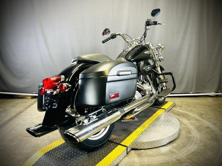 2013 Harley-Davidson® FLD - Dyna® Switchback™