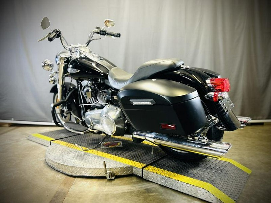 2013 Harley-Davidson® FLD - Dyna® Switchback™