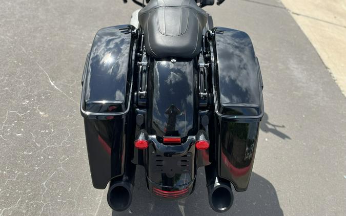 2025 Harley-Davidson® FLHRXS Road King® Special Vivid Black 615335
