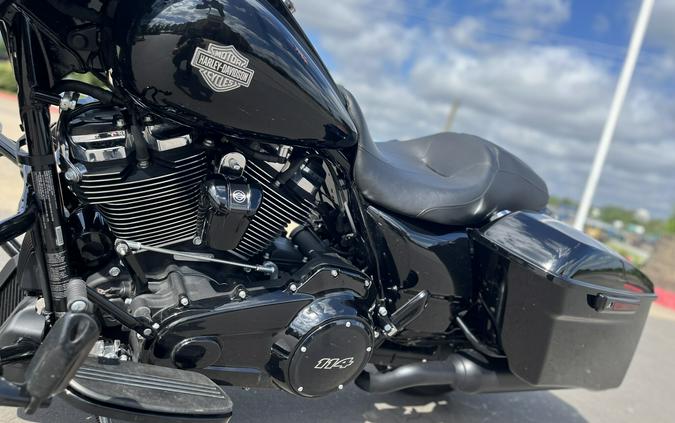 2025 Harley-Davidson® FLHRXS Road King® Special Vivid Black 615335