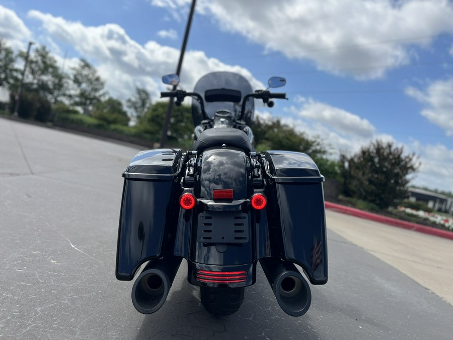 2025 Harley-Davidson® FLHRXS Road King® Special Vivid Black 615335