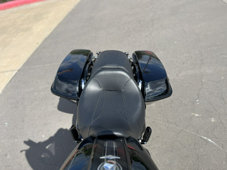 2025 Harley-Davidson® FLHRXS Road King® Special Vivid Black 615335