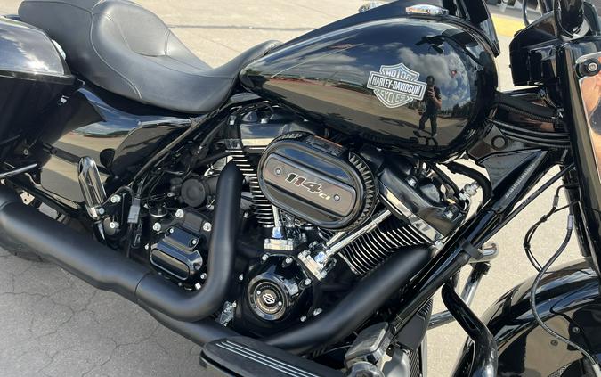 2025 Harley-Davidson® FLHRXS Road King® Special Vivid Black 615335