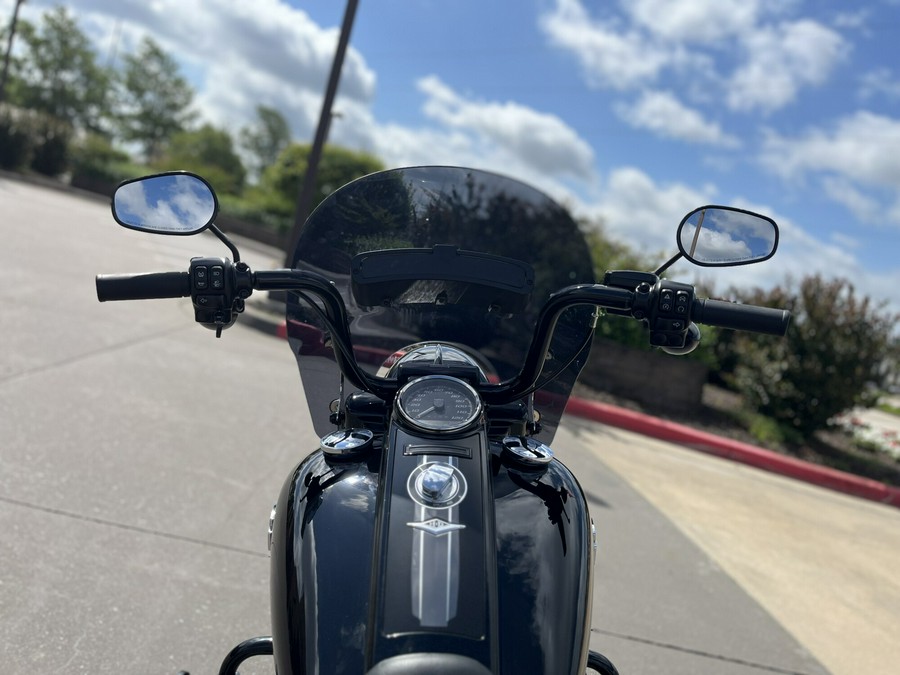 2025 Harley-Davidson® FLHRXS Road King® Special Vivid Black 615335
