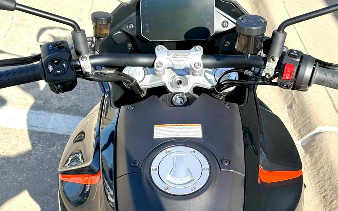 2024 Moto Guzzi V100
