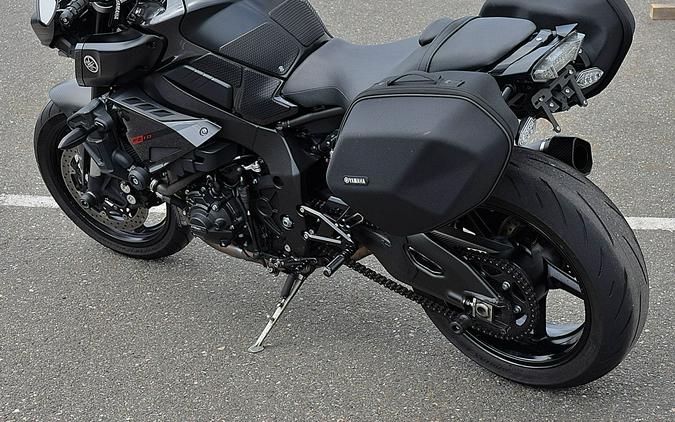 2017 YAMAHA FZ-10