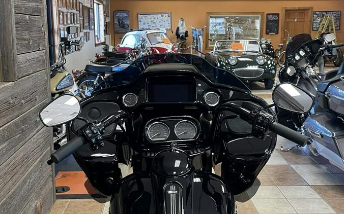 2024 Harley-Davidson Road Glide 3 Vivid Black - Black Finish