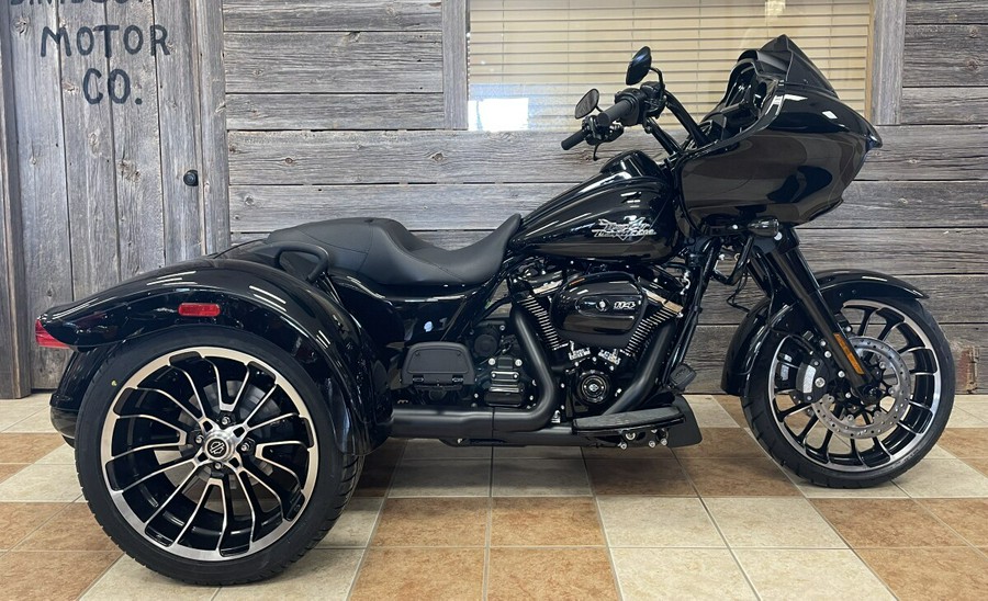 2024 Harley-Davidson Road Glide 3 Vivid Black - Black Finish