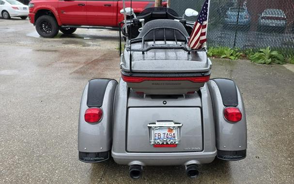 2016 Harley-Davidson Trike FLHTCUTG Tri Glide Ultra