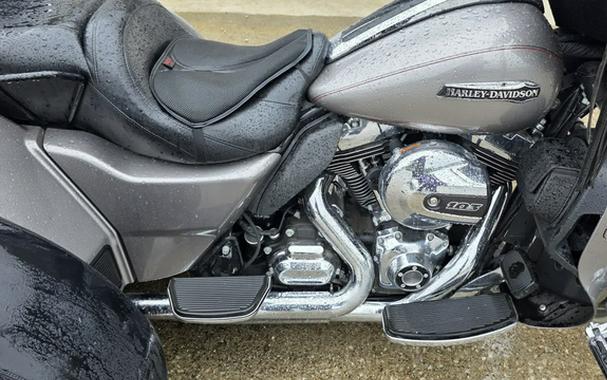 2016 Harley-Davidson Trike FLHTCUTG Tri Glide Ultra