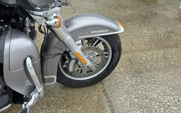 2016 Harley-Davidson Trike FLHTCUTG Tri Glide Ultra