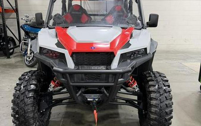 2025 Polaris® General XP 4 1000 Sport