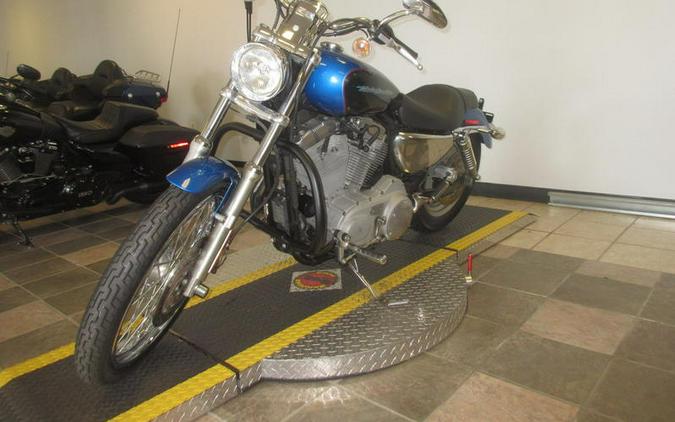 2004 Harley-Davidson® XL883C - Sportster® Custom 883