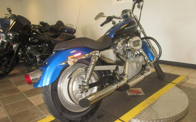 2004 Harley-Davidson® XL883C - Sportster® Custom 883