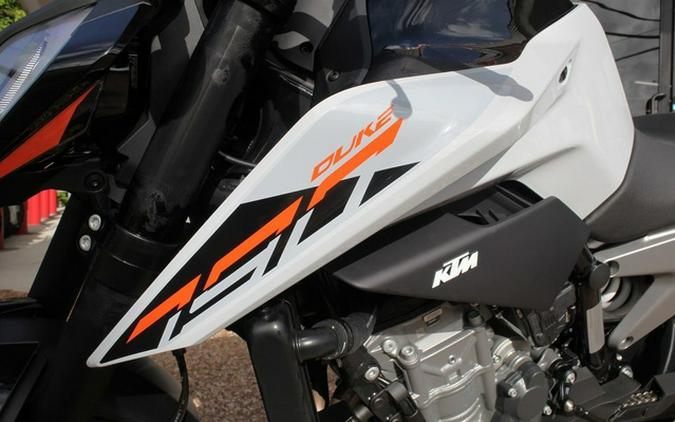 2024 KTM 790 Duke