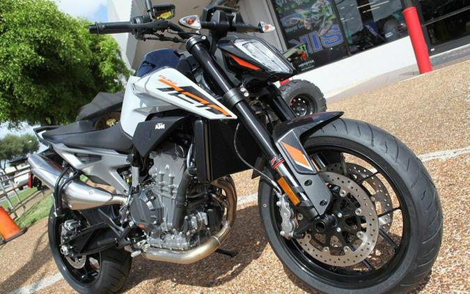 2024 KTM 790 Duke