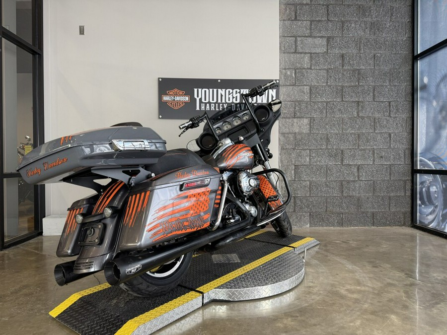 2014 Harley-Davidson® Street Glide® FLHX