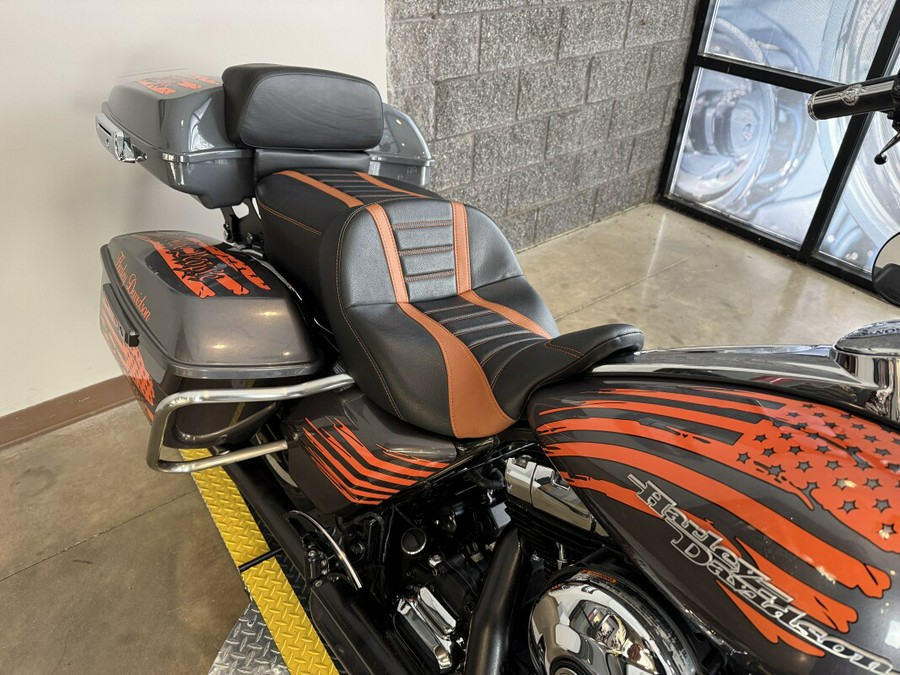 2014 Harley-Davidson® Street Glide® FLHX
