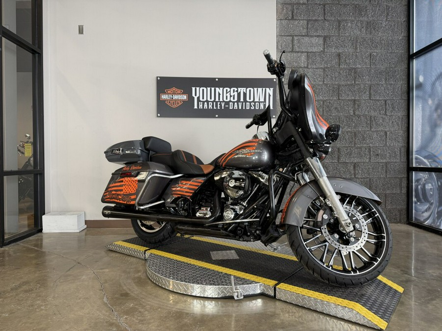 2014 Harley-Davidson® Street Glide® FLHX