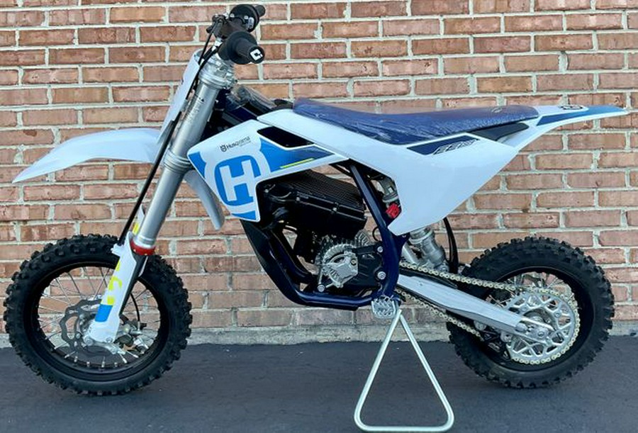 2024 Husqvarna EE 5