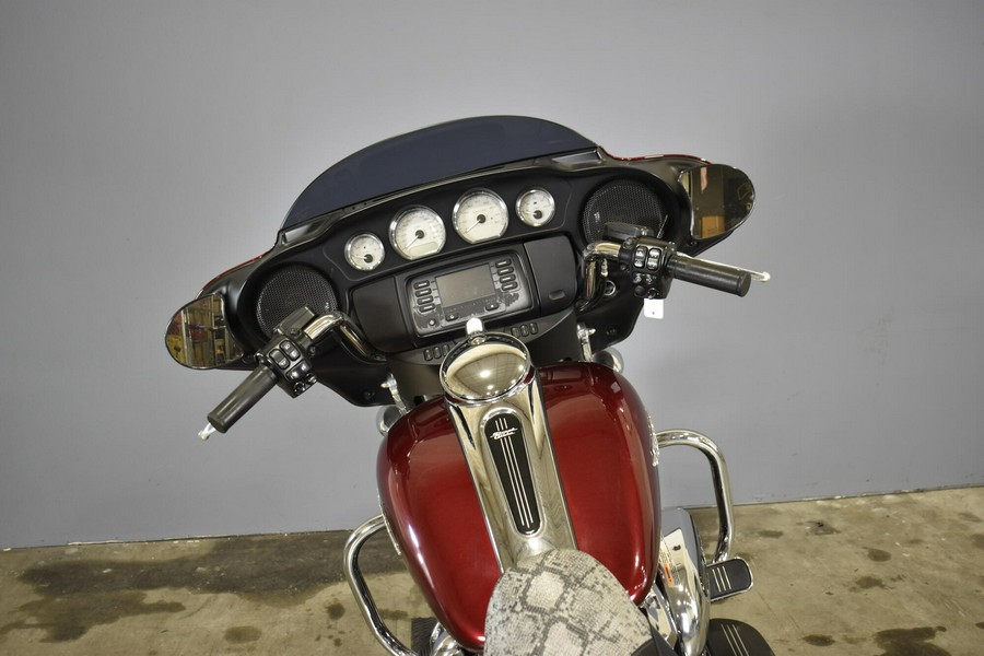 2017 Harley-Davidson Street Glide Velocity red