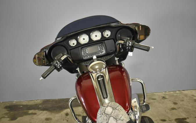 2017 Harley-Davidson Street Glide Velocity red
