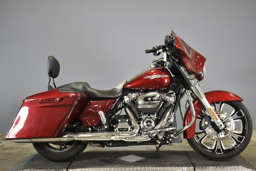 2017 Harley-Davidson Street Glide Velocity red