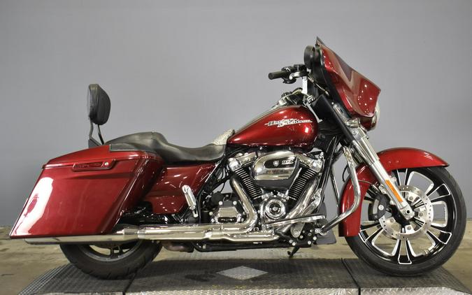 2017 Harley-Davidson Street Glide Velocity red