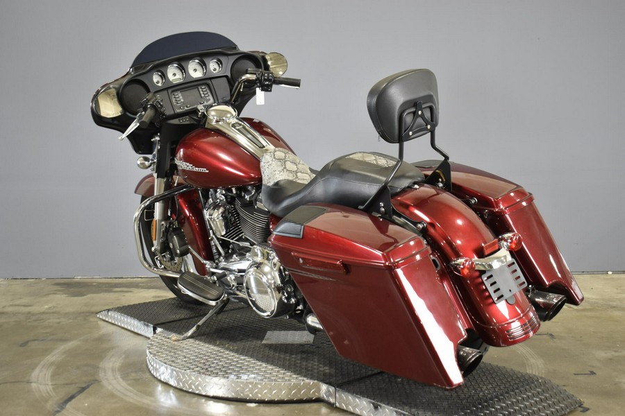 2017 Harley-Davidson Street Glide Velocity red