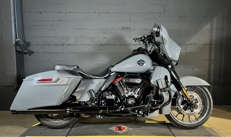 2018 Harley-Davidson CVO Street Glide