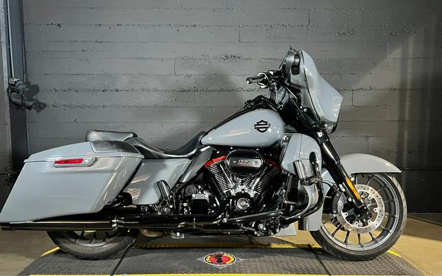 2018 Harley-Davidson CVO Street Glide