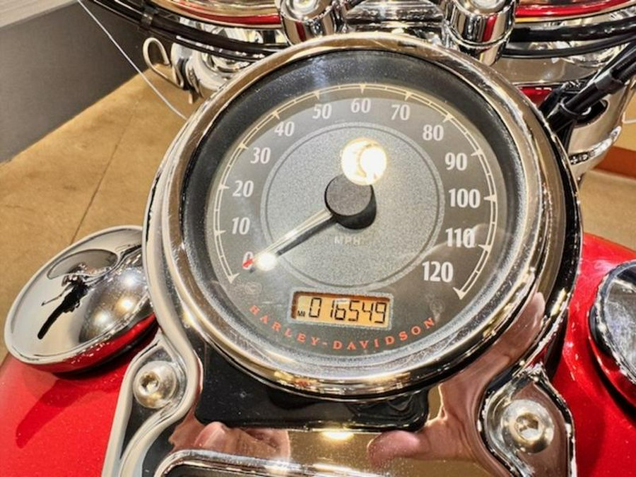 2012 Harley-Davidson® FLD - Dyna® Switchback™