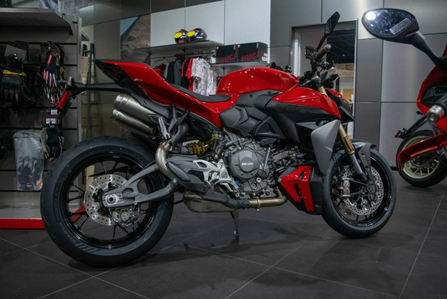 2026 Ducati Streetfighter V2