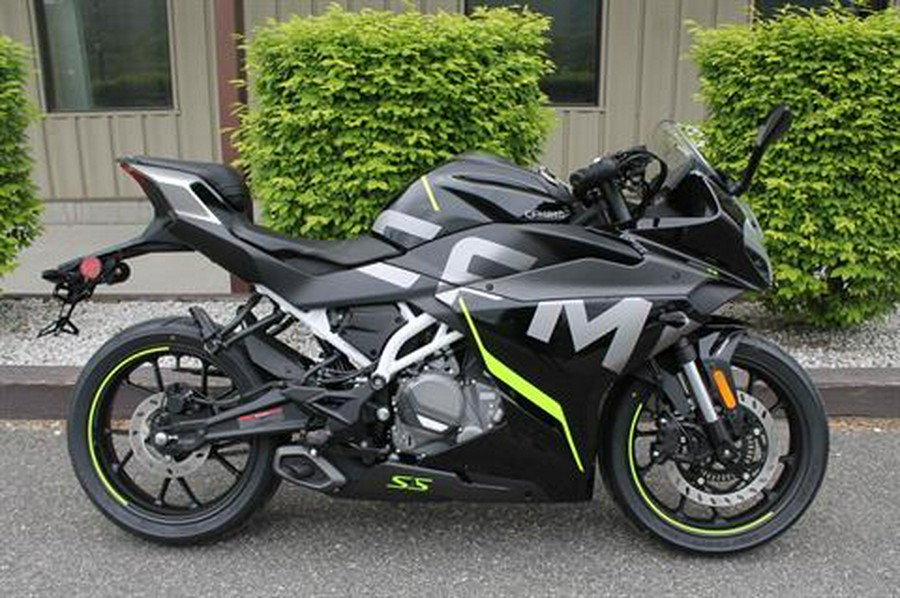 2022 CFMOTO 300SS