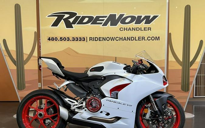 2023 Ducati Panigale V2 White Rosso Livery V2