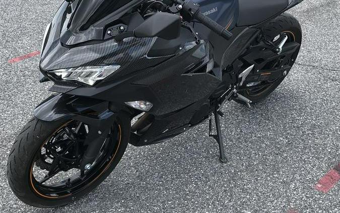2023 Kawasaki Ninja® 400 Metallic Magnetic Dark Gray/Twilight Blue
