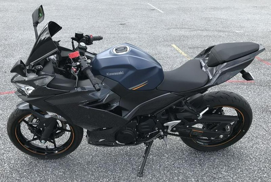 2023 Kawasaki Ninja® 400 Metallic Magnetic Dark Gray/Twilight Blue
