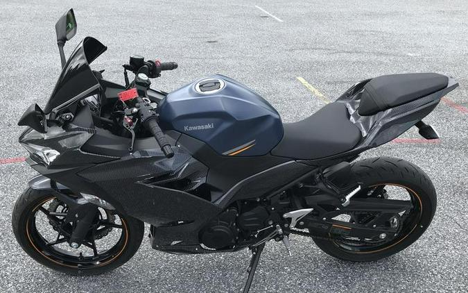 2023 Kawasaki Ninja® 400 Metallic Magnetic Dark Gray/Twilight Blue