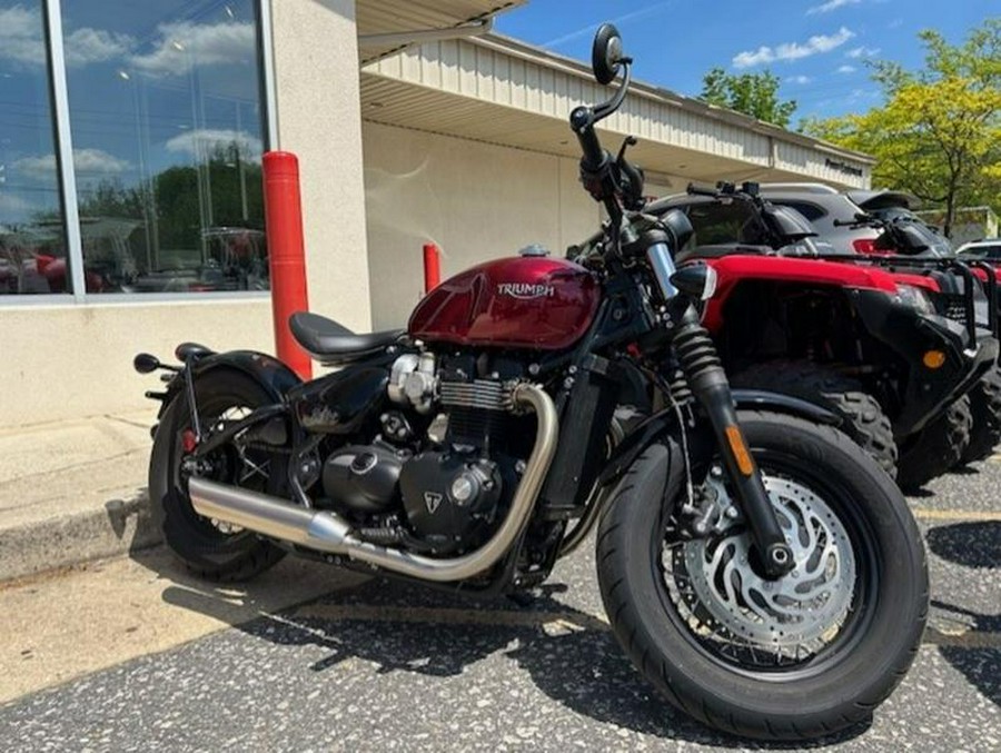 2022 Triumph Bonneville Bobber Cordovan Red