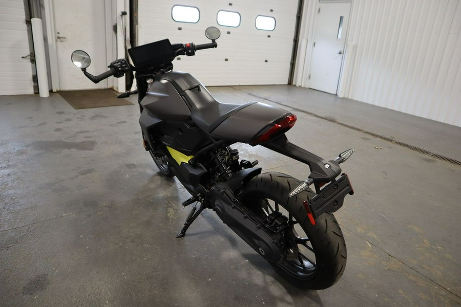 2025 Can-Am® Pulse Carbon Black