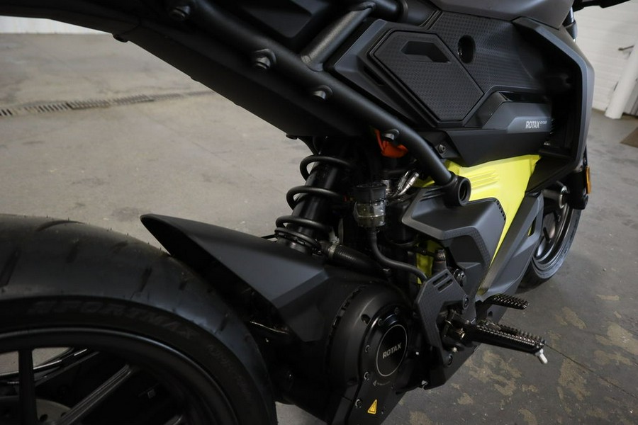 2025 Can-Am® Pulse Carbon Black