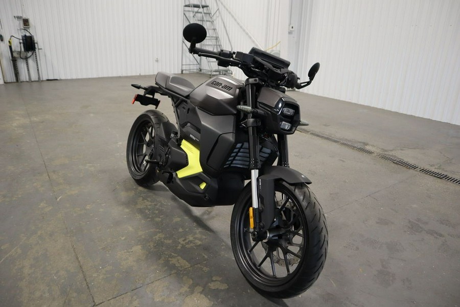 2025 Can-Am® Pulse Carbon Black