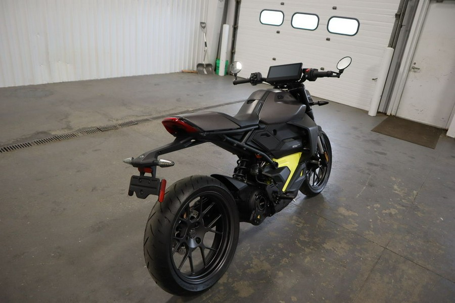 2025 Can-Am® Pulse Carbon Black