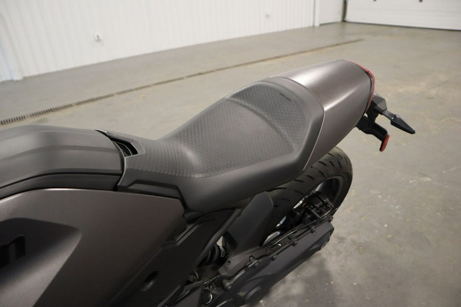 2025 Can-Am® Pulse Carbon Black