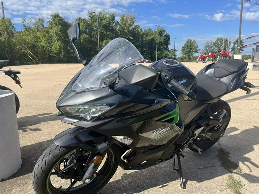 2023 Kawasaki Ninja 400 KRT Edition