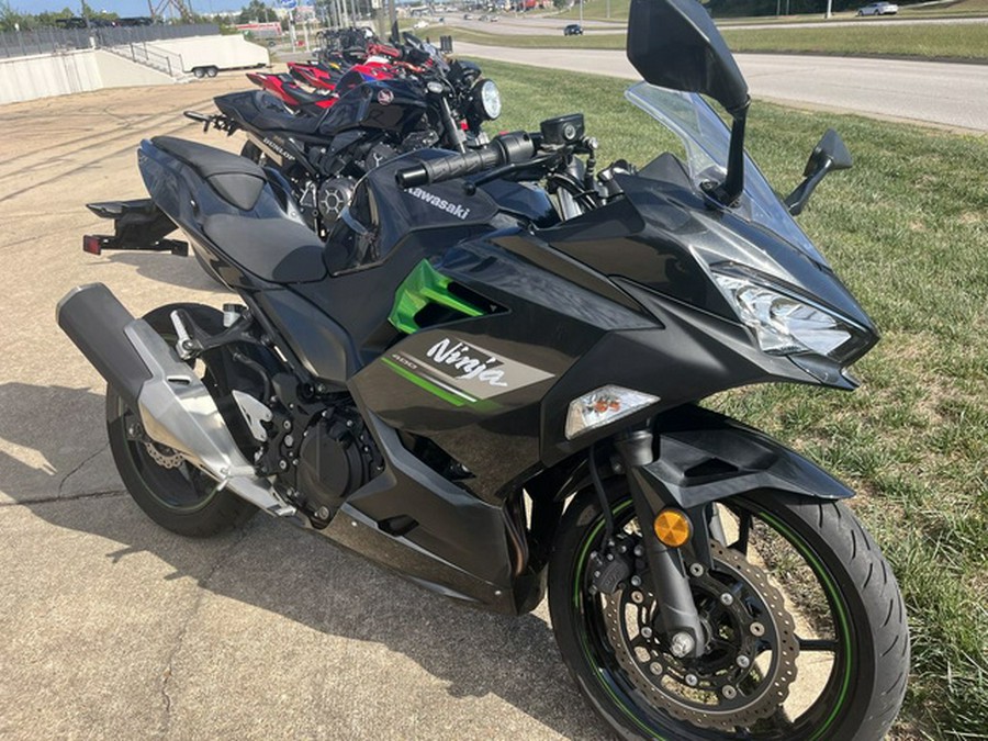 2023 Kawasaki Ninja 400 KRT Edition