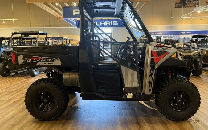 2019 Polaris Ranger XP 900 EPS Premium Silver Pearl - 110084