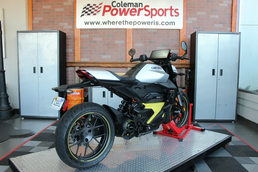 2025 Can-Am Pulse 73