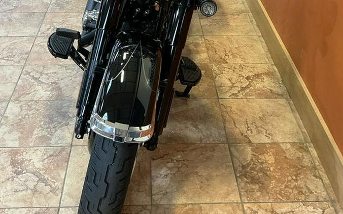 2026 Harley-Davidson® FLHC - Heritage Classic