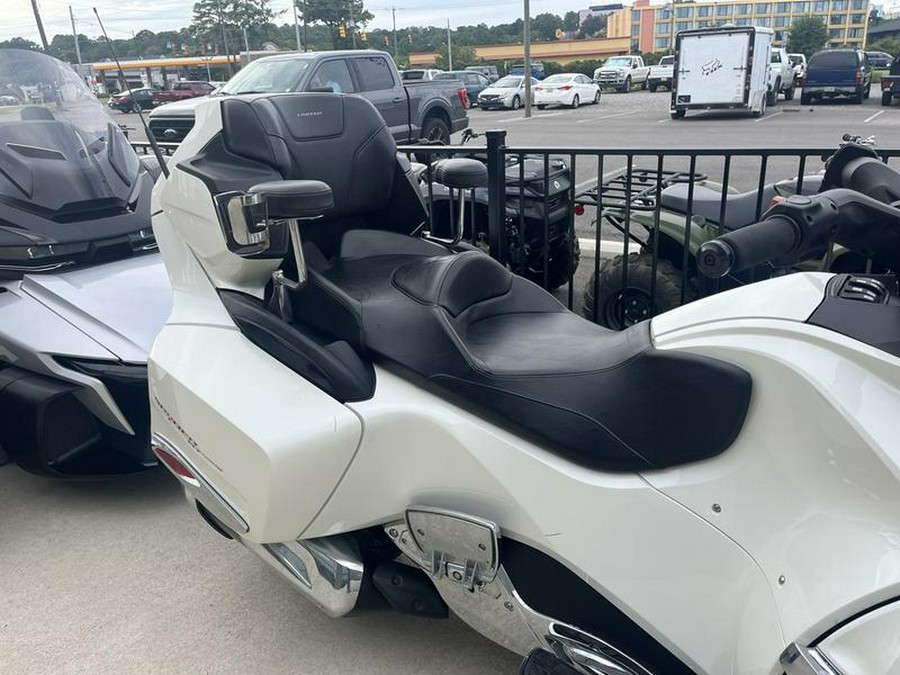 2016 Can-Am® Spyder® RT Limited 6-Speed Semi-Automatic (SE6)